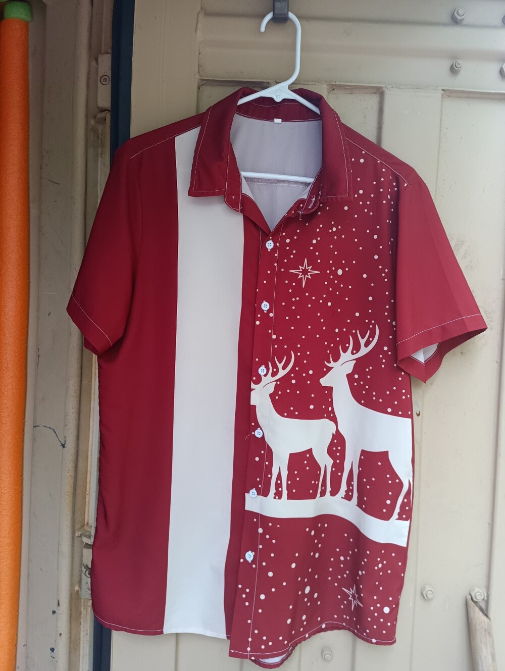 Reindeer Short Sleeve Button Down Shirt Small